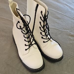 Arizona Jean Company White Combat Boots Size 9